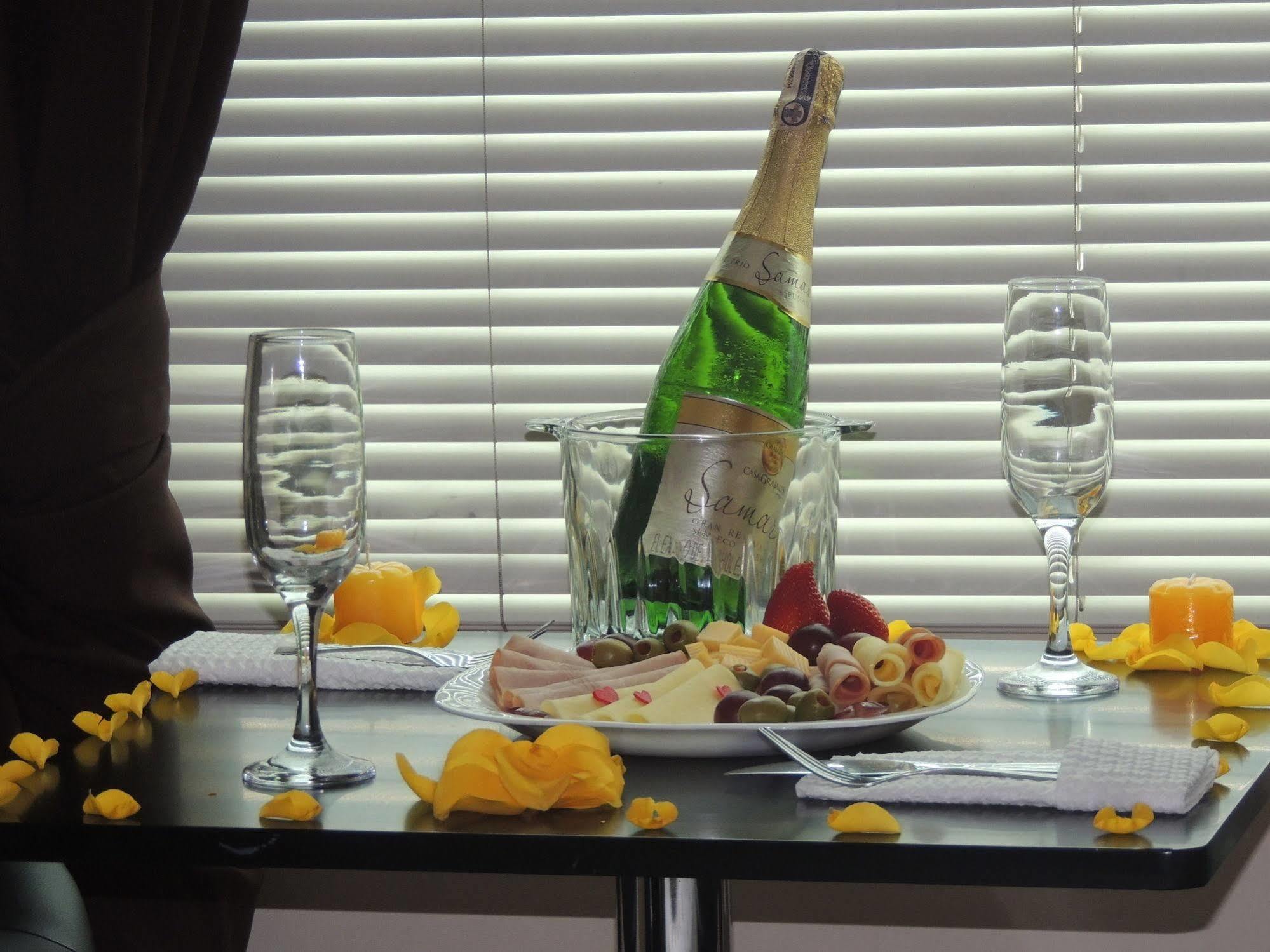 בוגוטה Titan Hotel & Spa מראה חיצוני תמונה